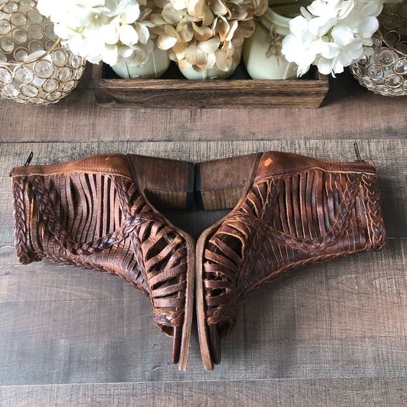 Freebird Bella Ankle Boots - Picture 7 of 10